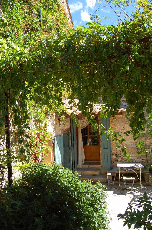 Entrée du gîte rural au jas de péguier